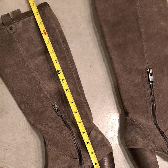 UGG Women's Gray Heeled Boots - Picture 13 of 14